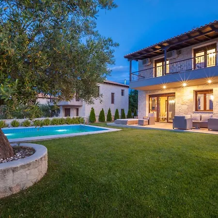 Paradise With Private Pool Villa Kriopigi