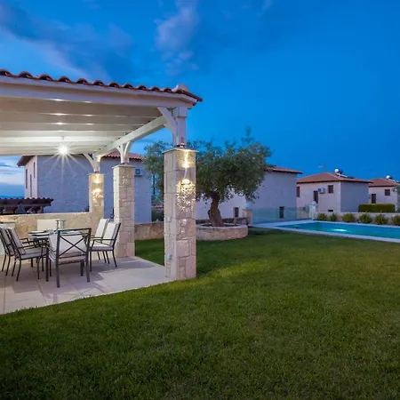 Paradise With Private Pool Villa *