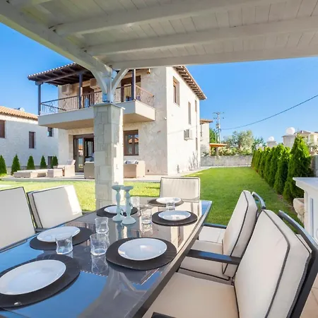 Villa Paradise With Private Pool