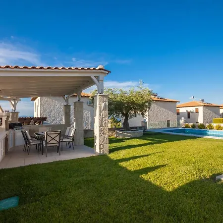 Paradise With Private Pool Villa Kriopigi
